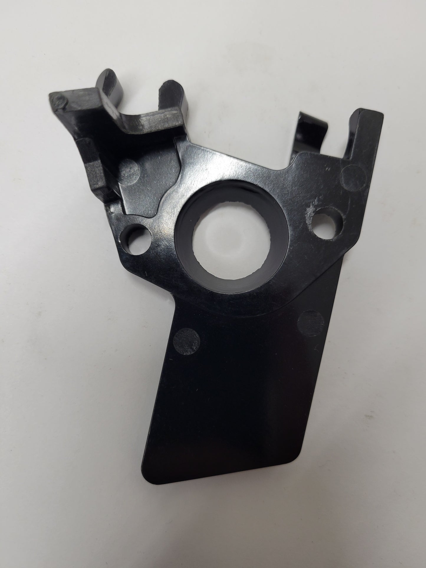 Round bore clone insulator component for kart carburetor