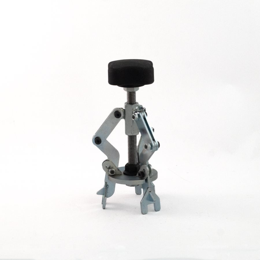 Two-piece metal clutch tool for Draggin Skin Max-Torque servicing