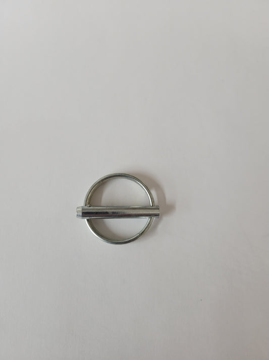 Single cassette alignment pin for kart racing assembly