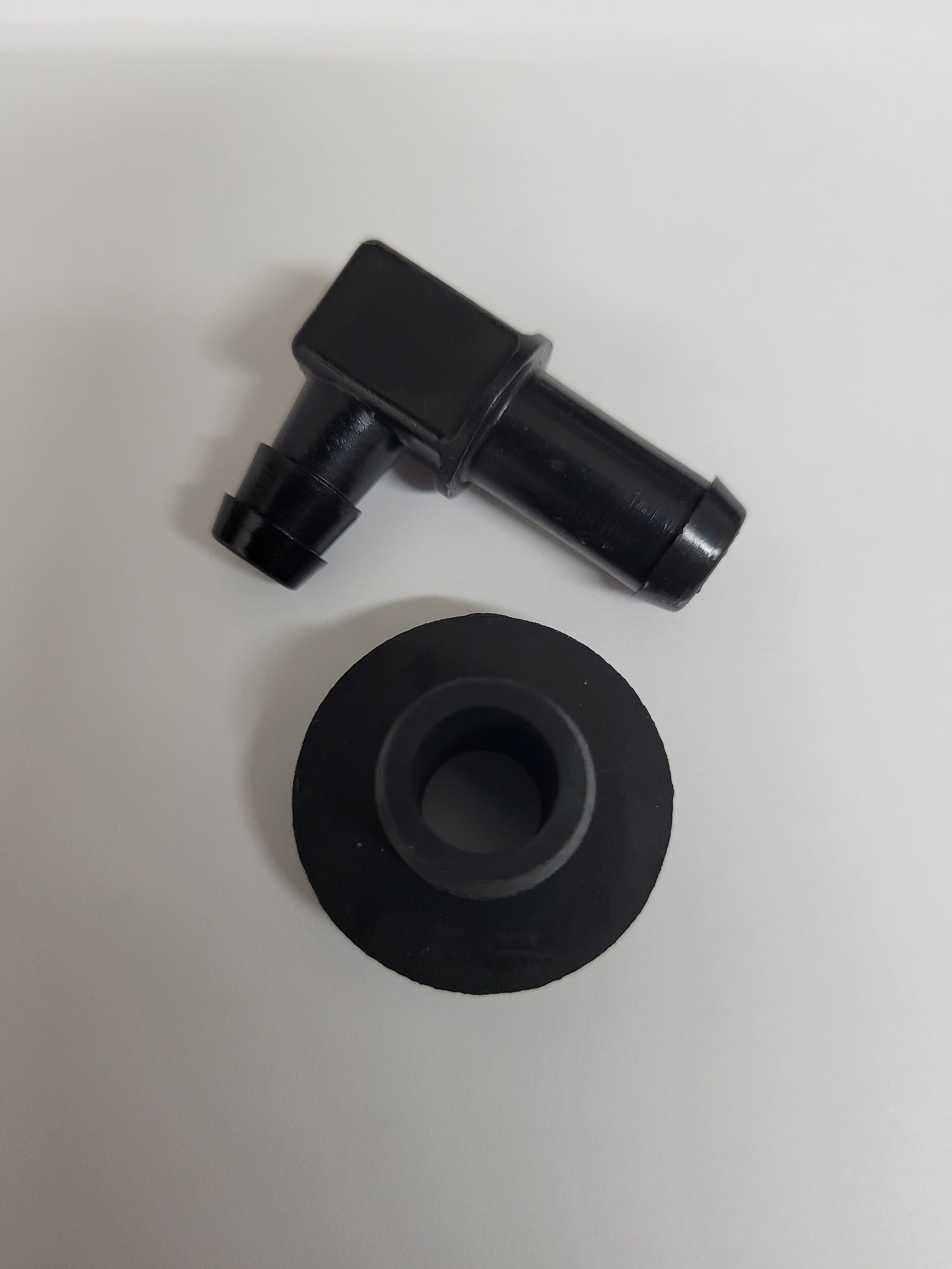 Black HDPE vent tube kit fitting for Briggs Animal breather system