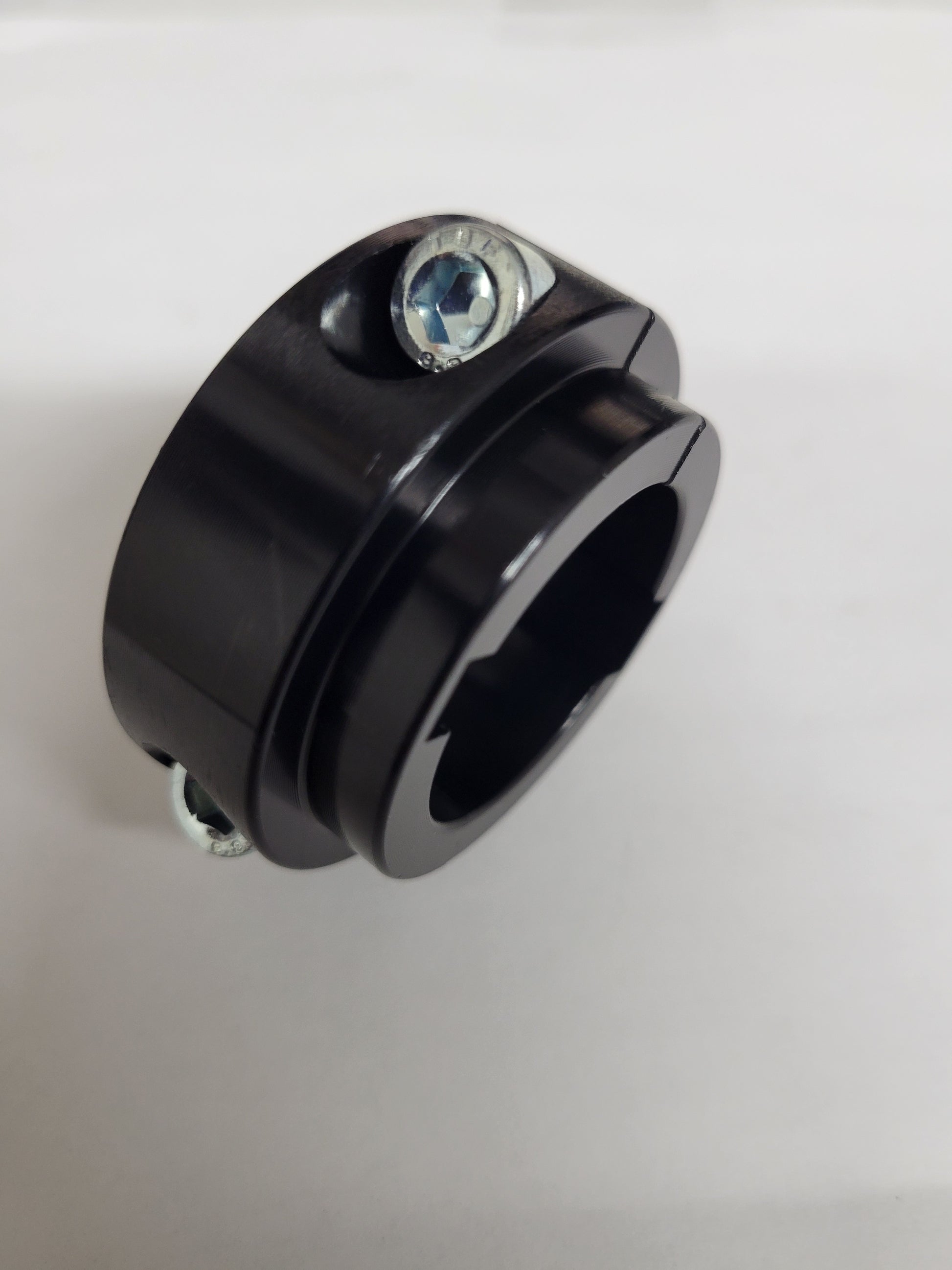 30mm black axle lock collar featuring 7mm shoulder