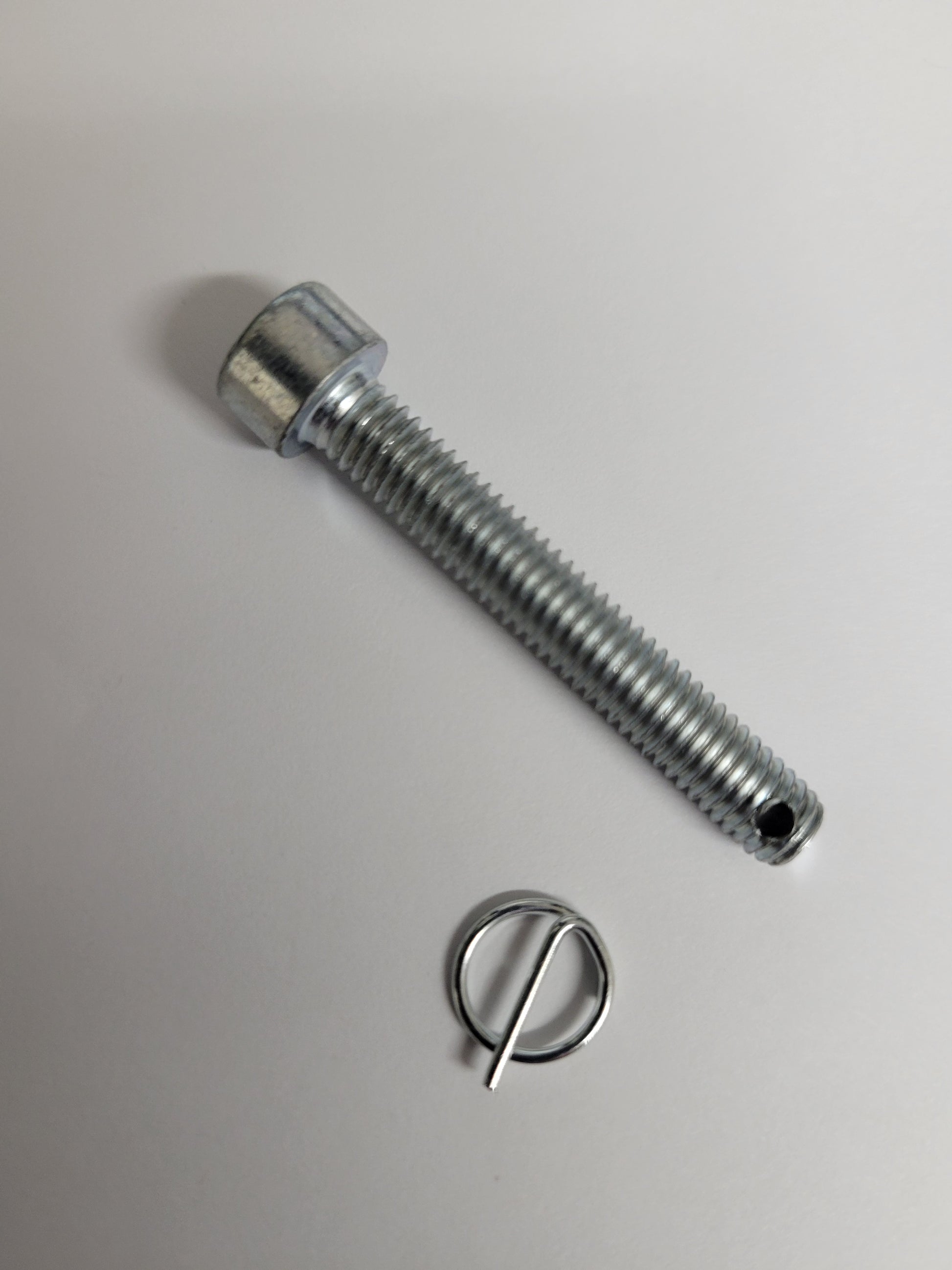 6mm x 40mm drilled shank socket head cap screw with clip