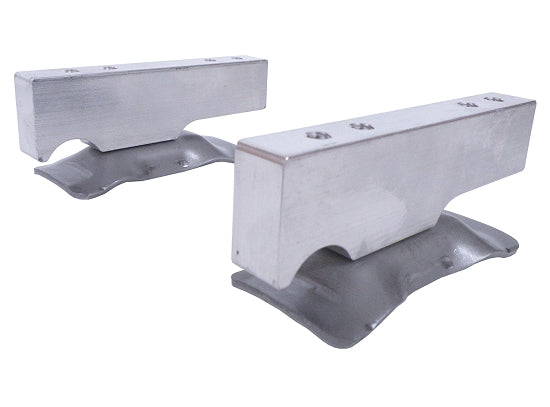 Flat two-piece mount on international kart rail frame