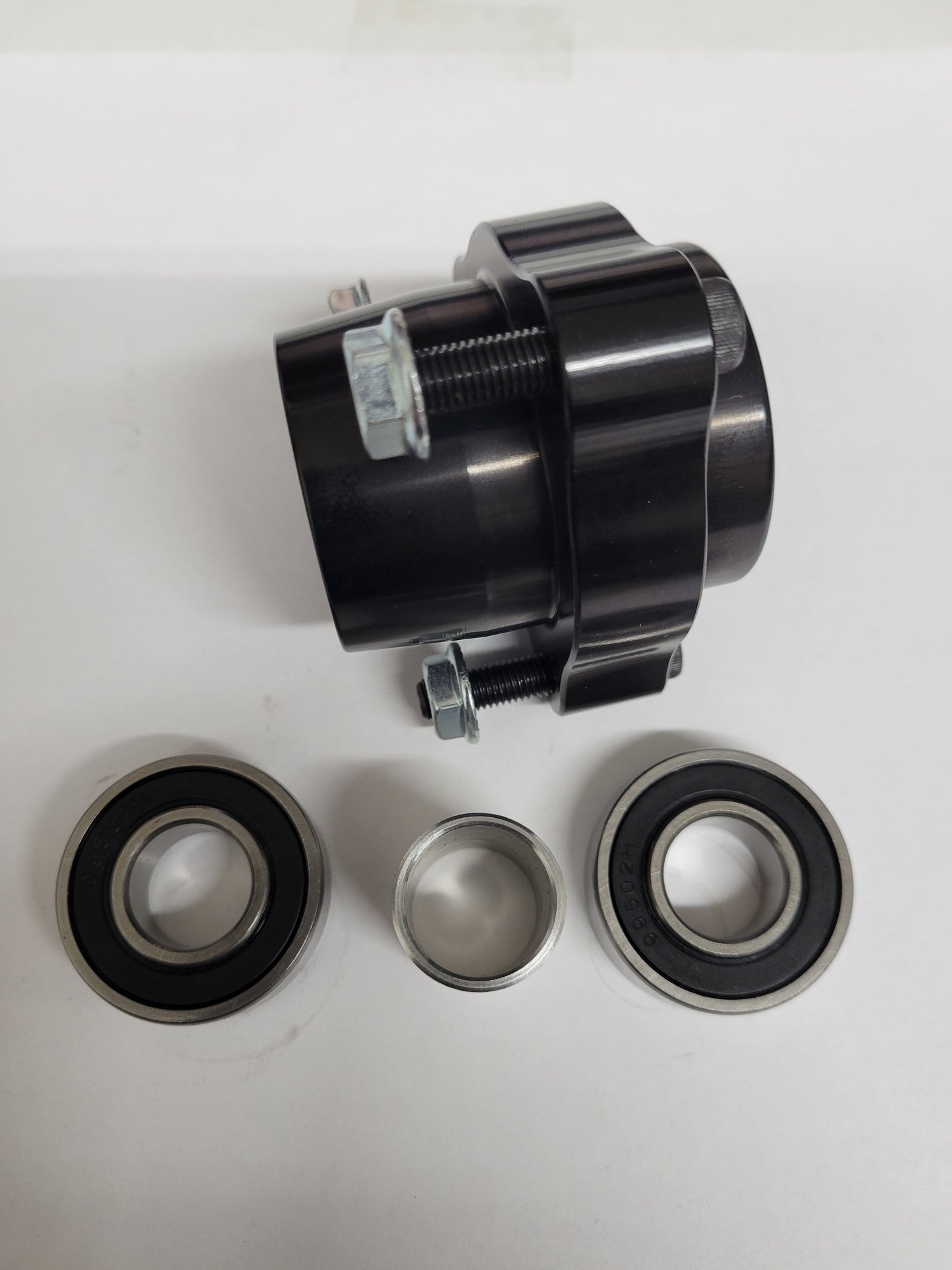 UltraFree left front wheel hub with 1/4 inch hardware component